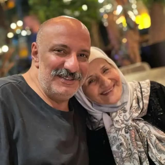 تصویر امیر جعفری با مادر