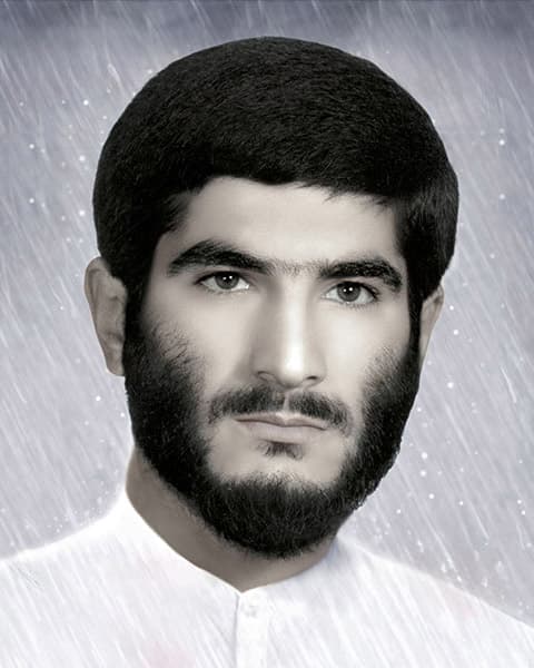 تصویر سیاه و سفید سید مجتبي علمدار 