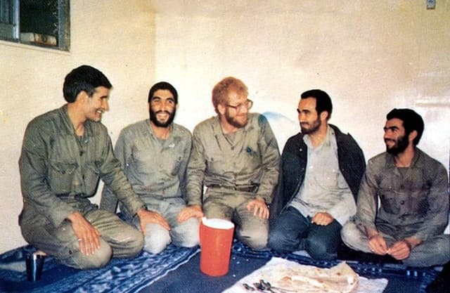 شهید حسین خرازی در کنار شهید احمد کاظمی