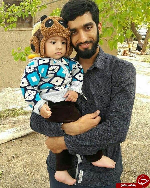 شهید محسن حججی به همراه پسرشان
