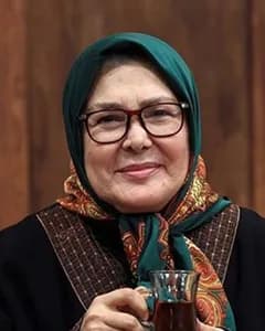 آفرین عبیسی