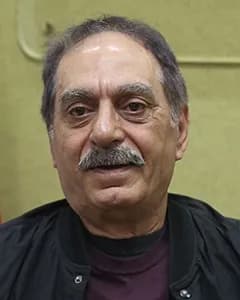 اکبر معززی