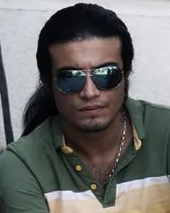 اشکان شاپوری