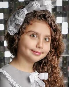 آوین نقویان