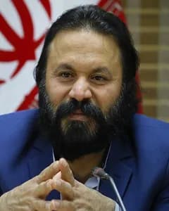 کوروش زارعی