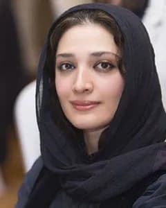 مینا ساداتی