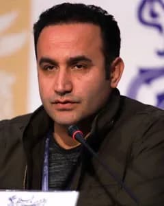 نوید محمودی