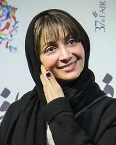 نیلوفر خوش خلق