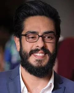 پوریا شکیبایی