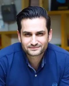 پویا امینی