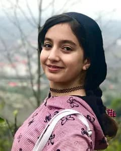 روژان تقی زاده
