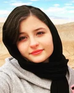 سارا فرقانی