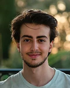 دانا حکیمی