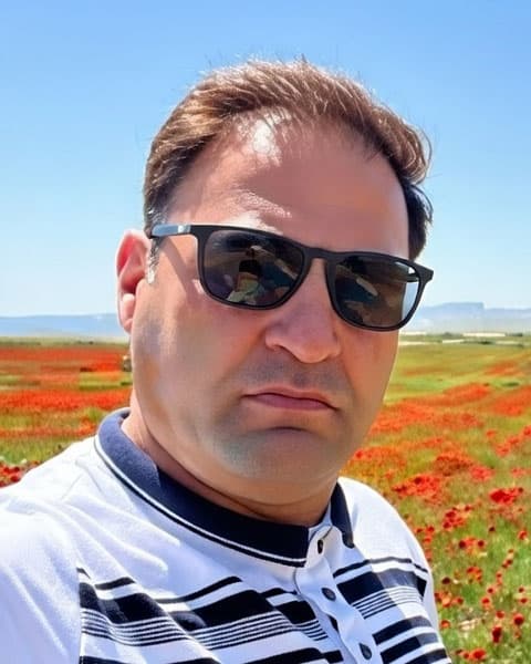 علی صانعی