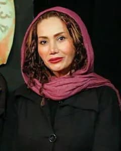 نرگس صفدریان